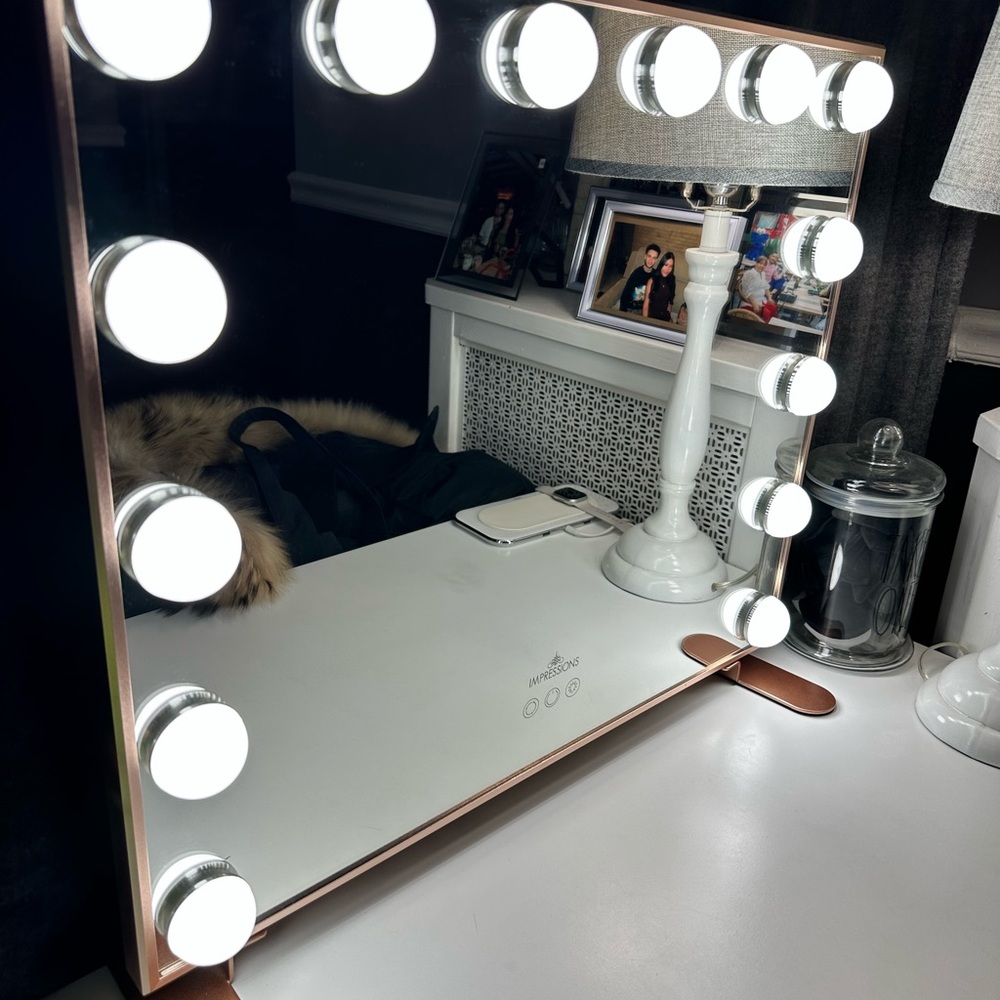 Hollywood tri-tone Impressions Vanity Mirror - Picture 3 of 5